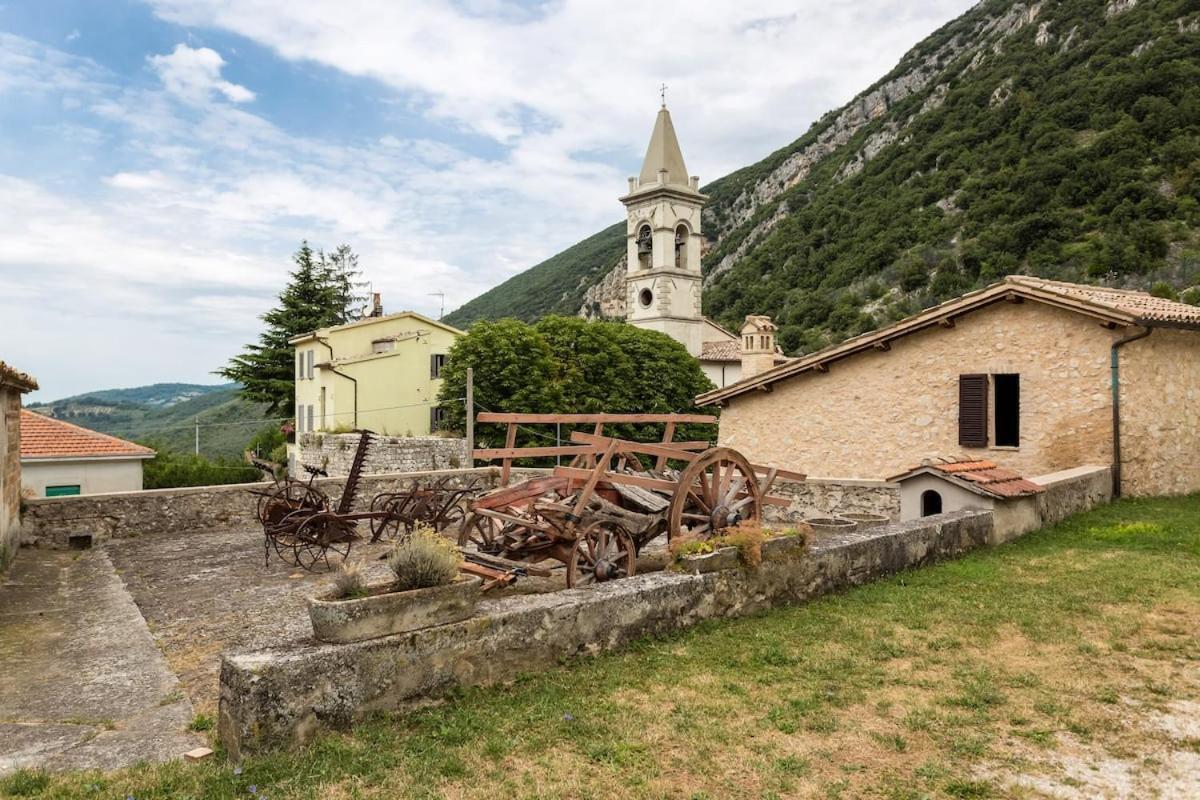 Casa Ridente Nella Valle Del Menotre Con Giardino 팔레 외부 사진