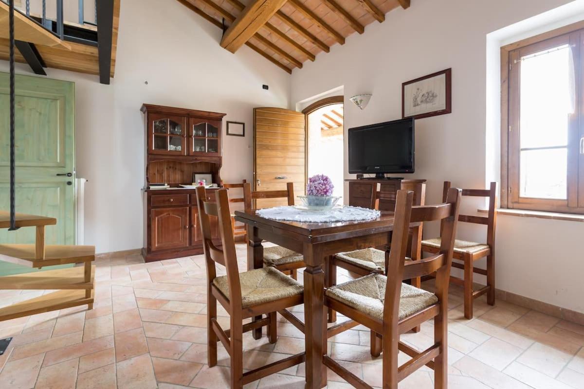 Casa Ridente Nella Valle Del Menotre Con Giardino 팔레 외부 사진