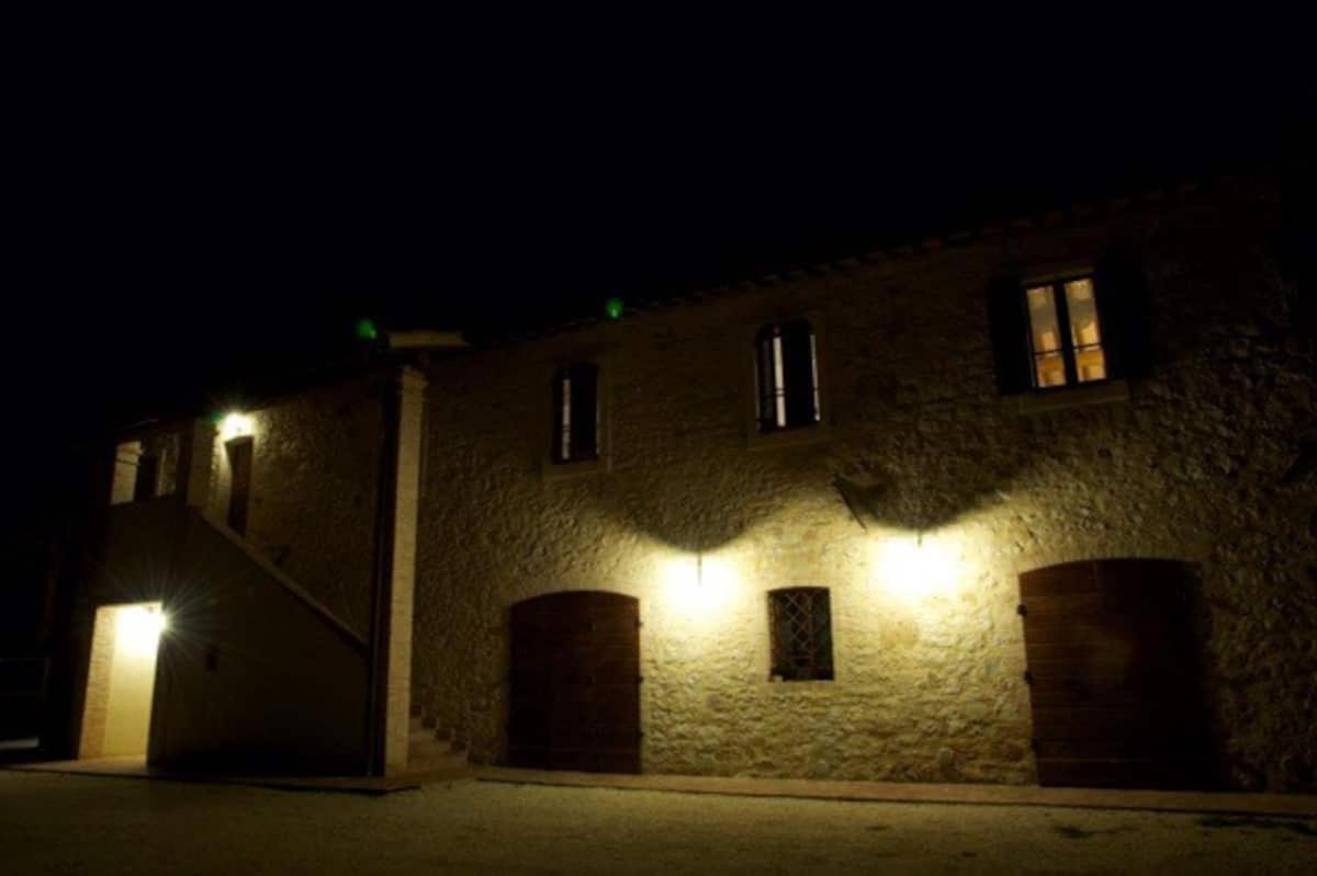 Casa Ridente Nella Valle Del Menotre Con Giardino 팔레 외부 사진